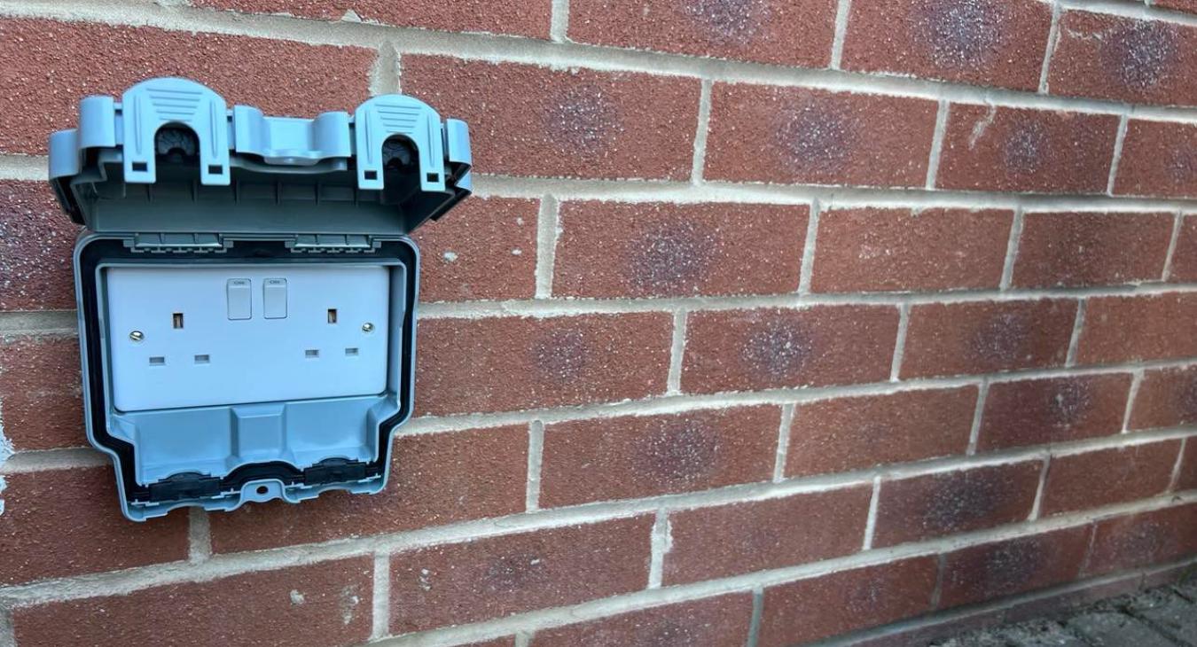 Outdoor Socket Installation 
