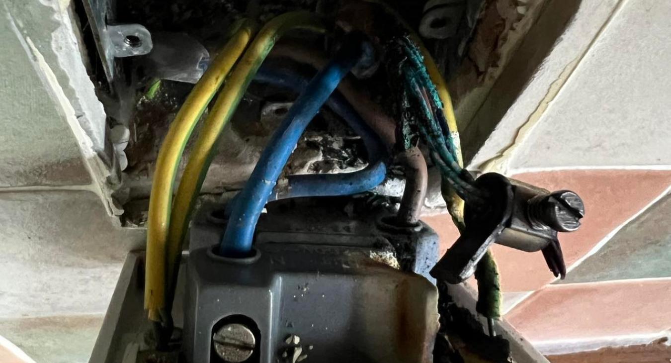 Fault finding electrician in Warrington