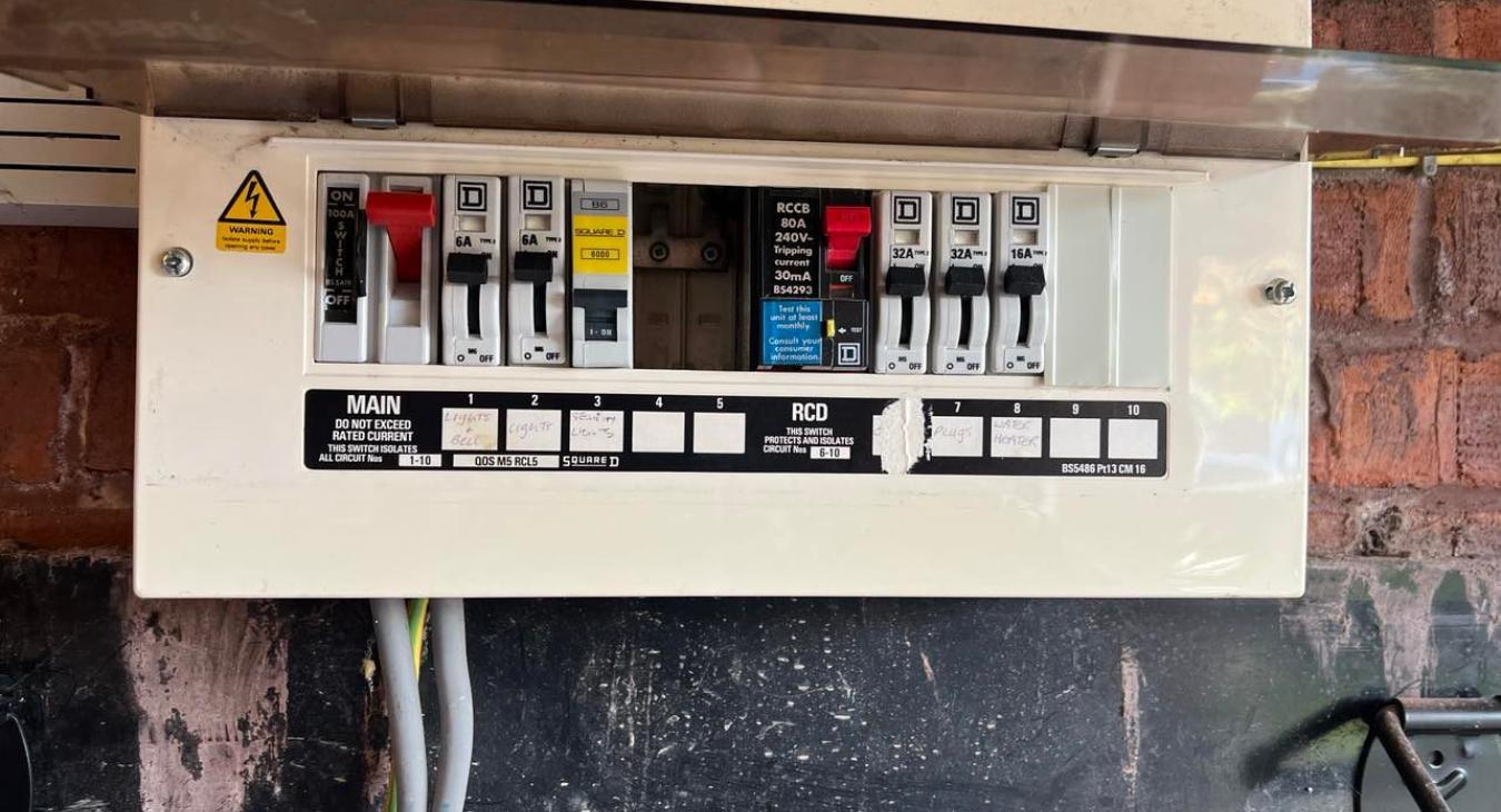 Fusebox electrician in Warrington